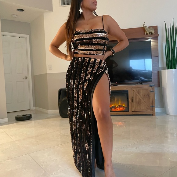 Forever 21 Dresses & Skirts - Forever 21 skirt and top set